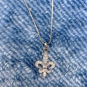 Fleur de lis pendant necklace crystal silver tone